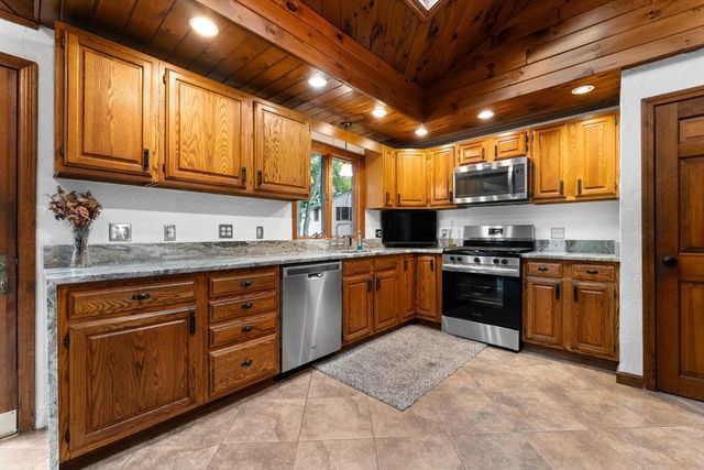 9 Karen Ln, Abington, MA 02351