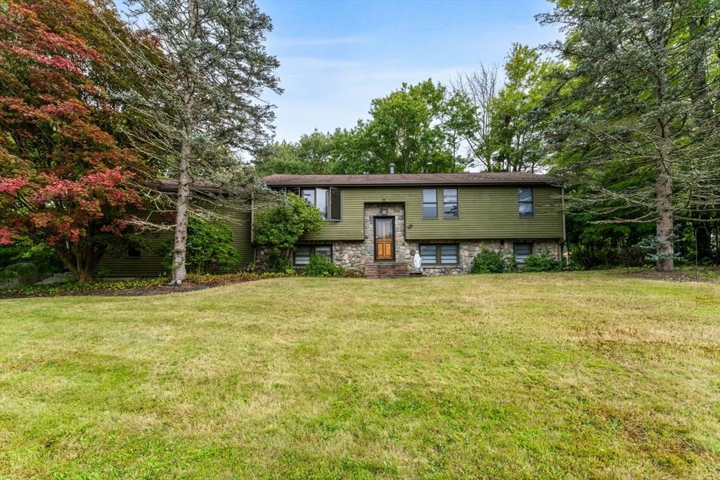 9 Karen Ln, Abington, MA 02351