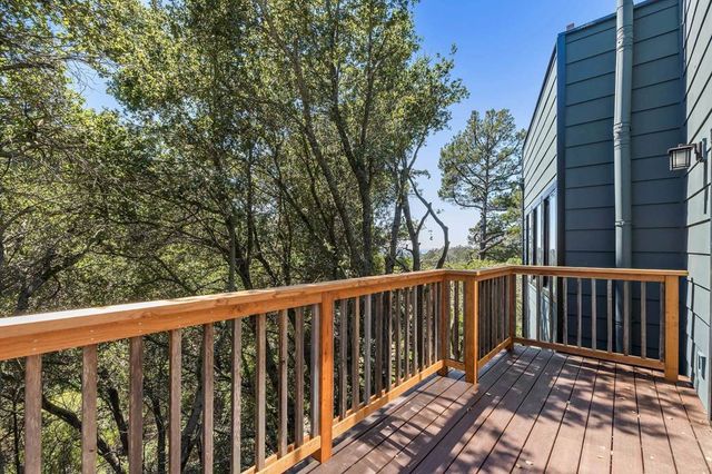 5899 5899 Westover Dr, Oakland, CA 94611