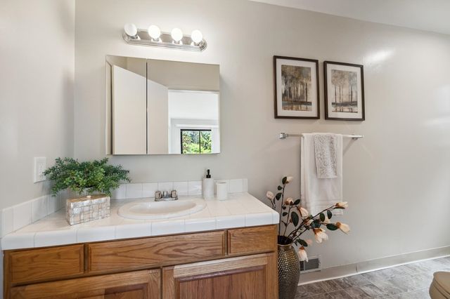 5899 5899 Westover Dr, Oakland, CA 94611