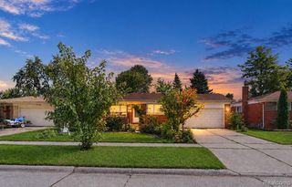 27262 Thomas Avenue, Warren, MI 48092