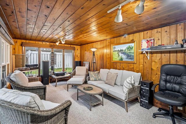 219 Heidel ROAD, Thiensville, WI 53092