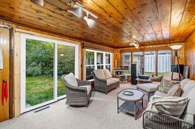 219 Heidel ROAD, Thiensville, WI 53092