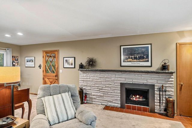 219 Heidel ROAD, Thiensville, WI 53092