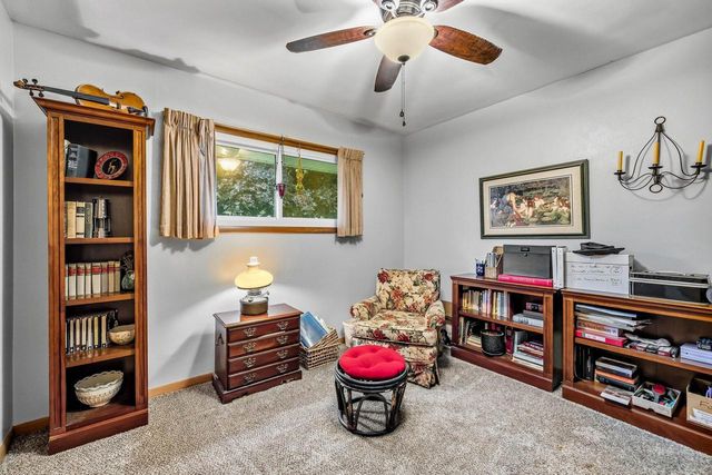 219 Heidel ROAD, Thiensville, WI 53092