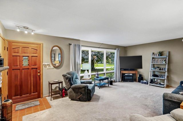 219 Heidel ROAD, Thiensville, WI 53092