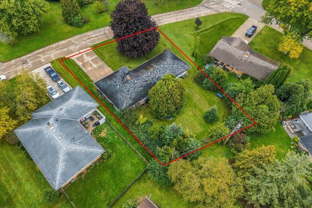 219 Heidel ROAD, Thiensville, WI 53092