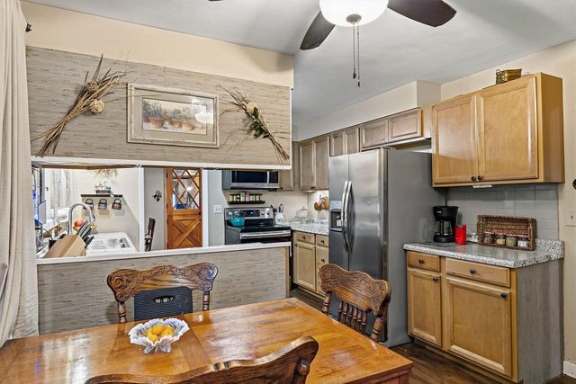 219 Heidel ROAD, Thiensville, WI 53092