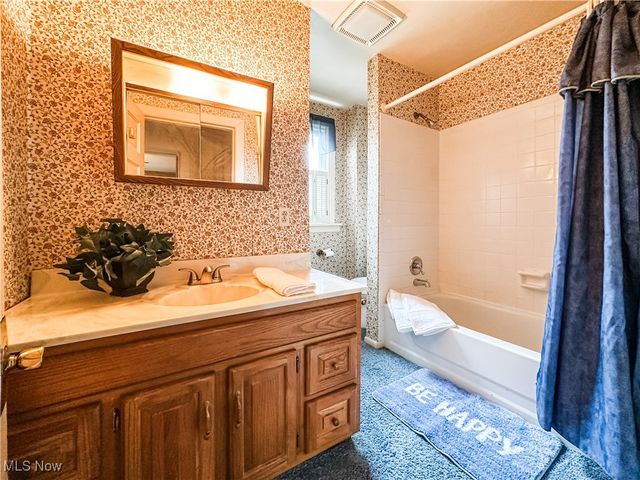 905 W 4th Street, Williamstown, WV 26187