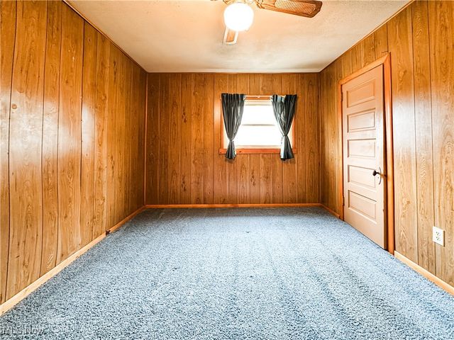 905 W 4th Street, Williamstown, WV 26187