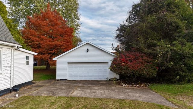 905 W 4th Street, Williamstown, WV 26187