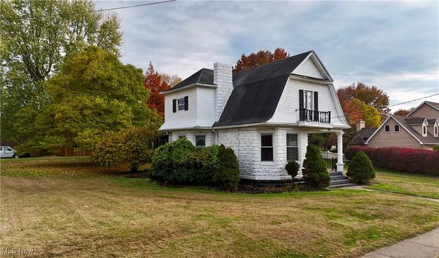 905 W 4th Street, Williamstown, WV 26187