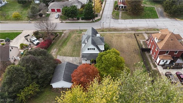 905 W 4th Street, Williamstown, WV 26187