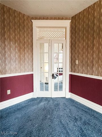 905 W 4th Street, Williamstown, WV 26187