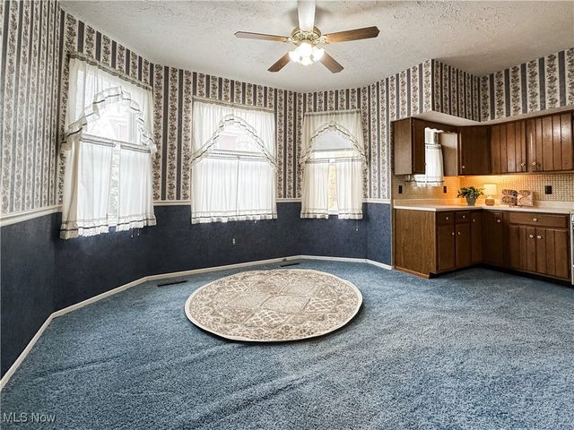 905 W 4th Street, Williamstown, WV 26187