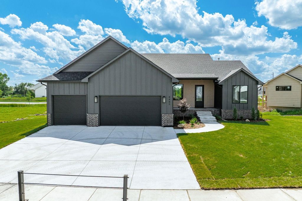 8485 Pebble St., Maize, KS 67101