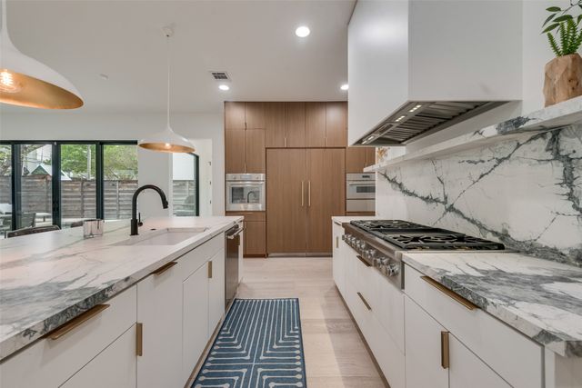 6443 Kenwood Avenue, Dallas, TX 75214