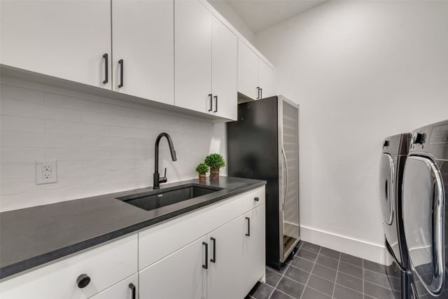 6443 Kenwood Avenue, Dallas, TX 75214