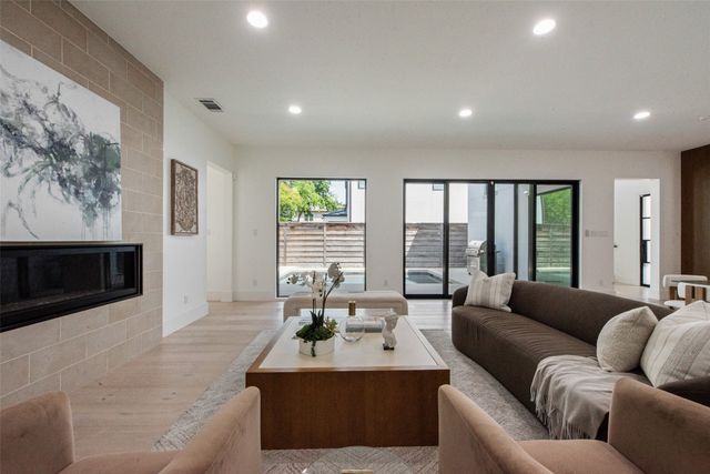 6443 Kenwood Avenue, Dallas, TX 75214