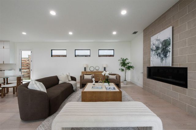 6443 Kenwood Avenue, Dallas, TX 75214