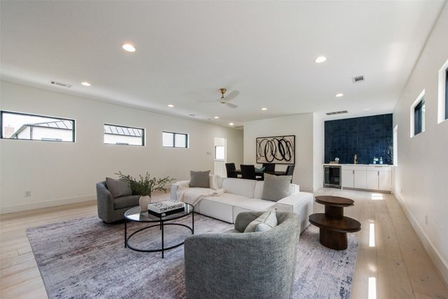 6443 Kenwood Avenue, Dallas, TX 75214