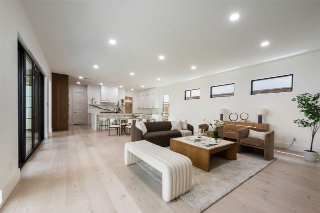 6443 Kenwood Avenue, Dallas, TX 75214