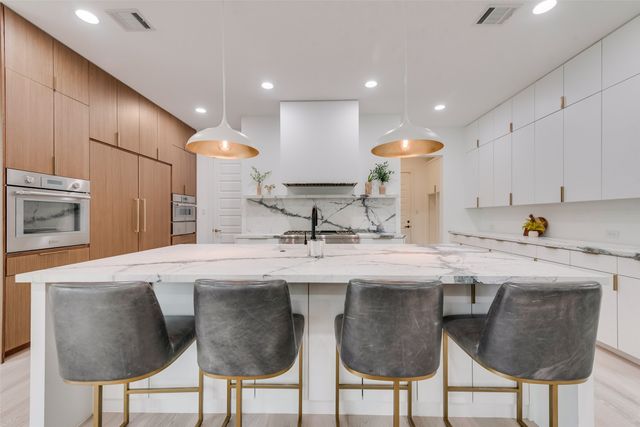 6443 Kenwood Avenue, Dallas, TX 75214