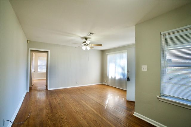 8733 Robindell Drive, Houston, TX 77074