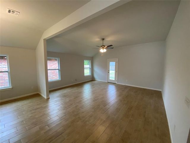 20645 Brush Creek Boulevard, Harrah, OK 73045