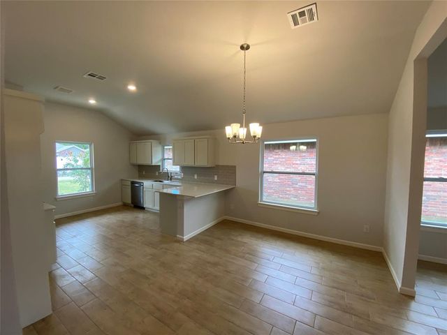 20645 Brush Creek Boulevard, Harrah, OK 73045