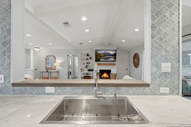 3715 Minthill Dr, San Antonio, TX 78230