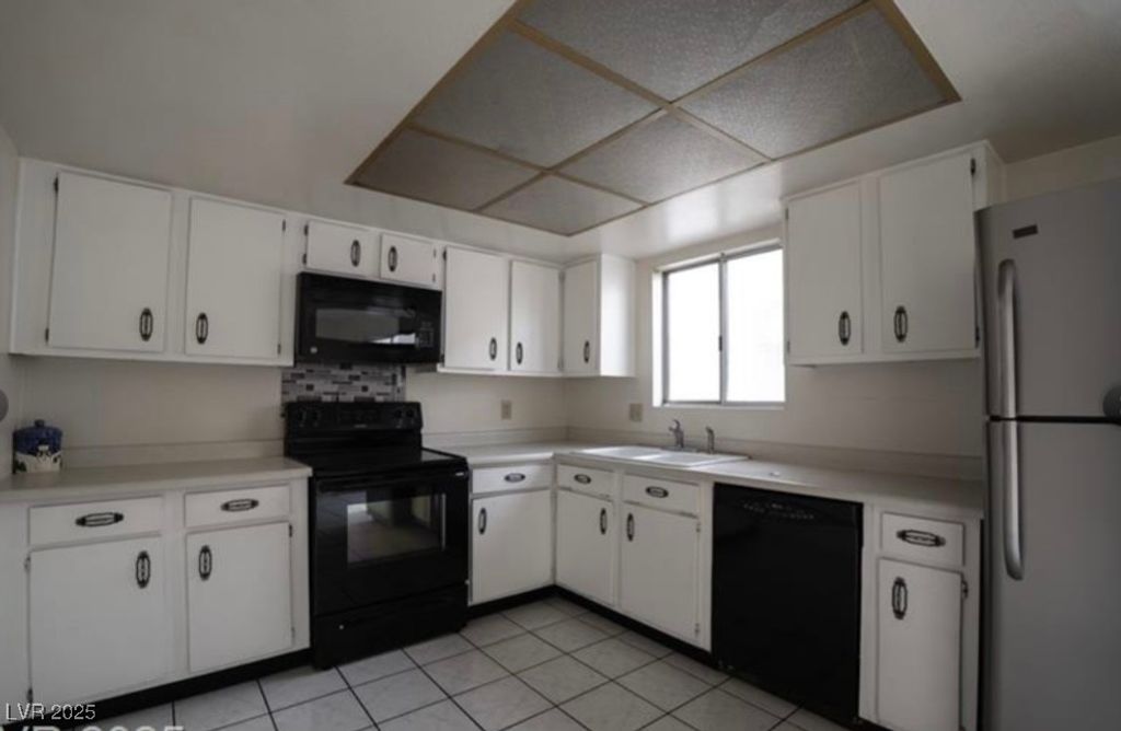 Image 5 of property listing at 3467 Garden East Drive, Las Vegas, NV 89121