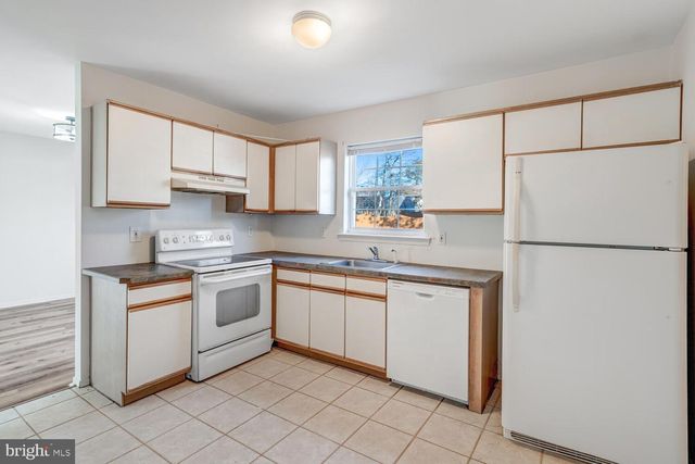 1174 STEAMER AVE, Manahawkin, NJ 08050