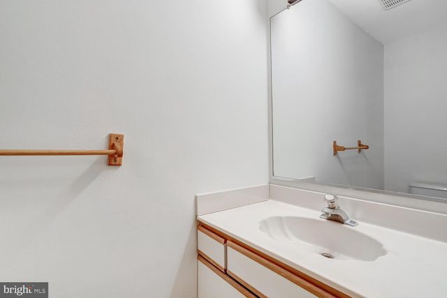 1174 STEAMER AVE, Manahawkin, NJ 08050