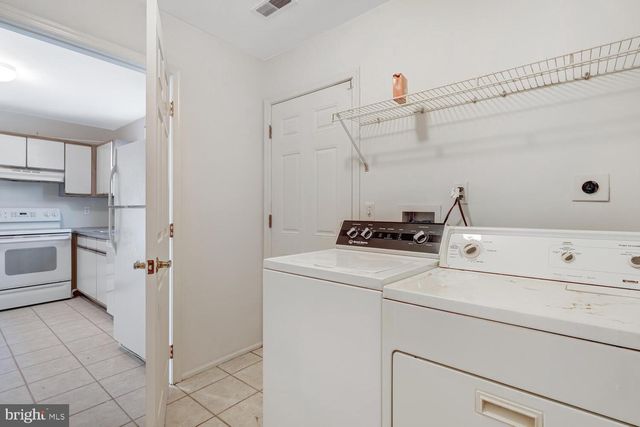 1174 STEAMER AVE, Manahawkin, NJ 08050