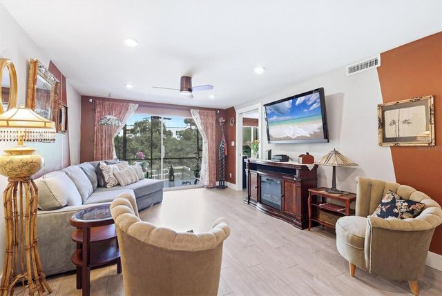 1650 PINE TREE LANE 103, Sarasota, FL 34236