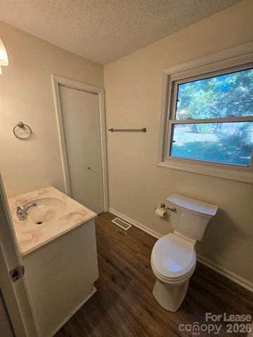 804 Carolyn Drive SE, Concord, NC 28025