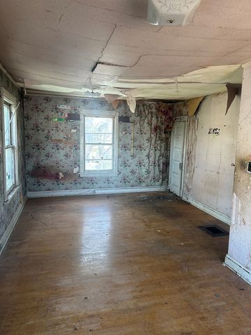 5901 W Berenice Avenue, Chicago, IL 60634