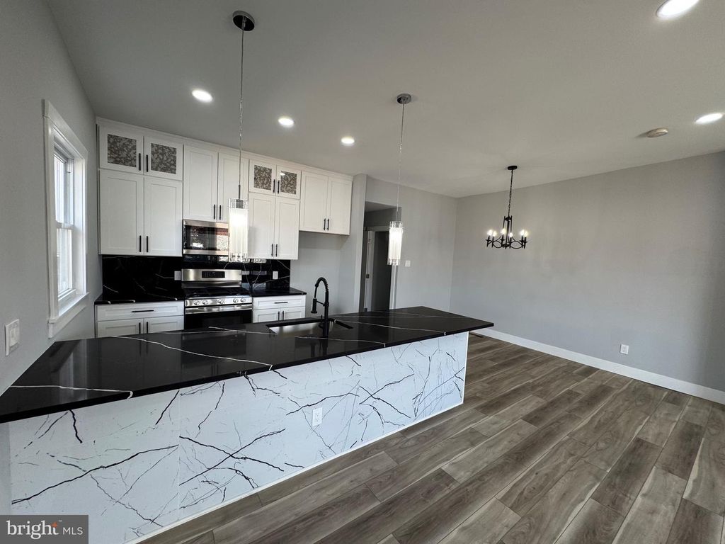 526 WARTMAN ST, Philadelphia, PA 19128