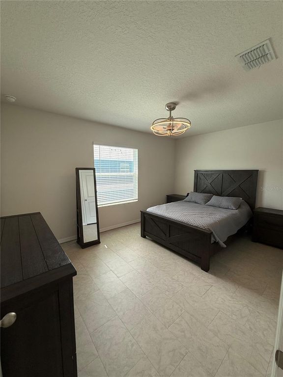 Image 25 of property listing at 4015 BLUE BANKS LANE, Bradenton, FL 34208