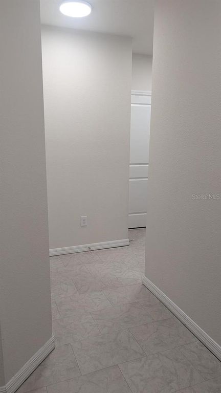 Image 30 of property listing at 4015 BLUE BANKS LANE, Bradenton, FL 34208