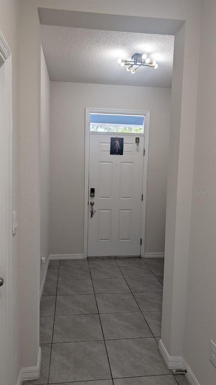 Image 4 of property listing at 4015 BLUE BANKS LANE, Bradenton, FL 34208