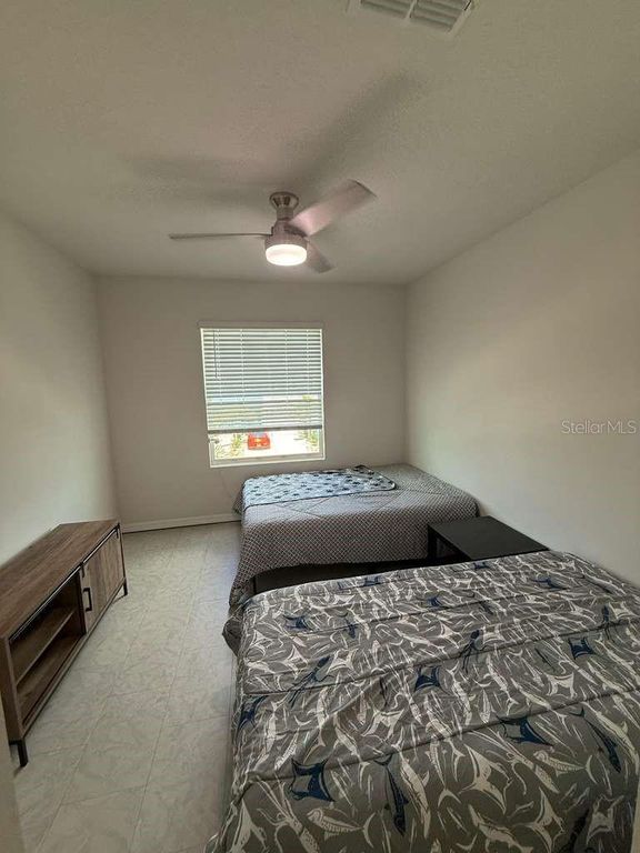 Image 31 of property listing at 4015 BLUE BANKS LANE, Bradenton, FL 34208