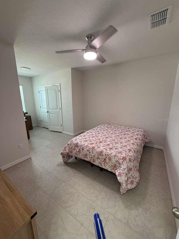 Image 35 of property listing at 4015 BLUE BANKS LANE, Bradenton, FL 34208
