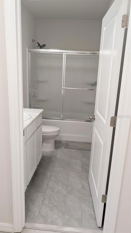 Image 39 of property listing at 4015 BLUE BANKS LANE, Bradenton, FL 34208