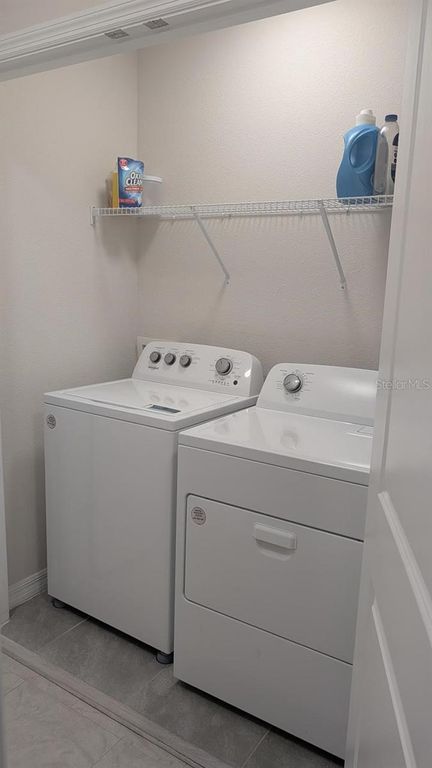 Image 42 of property listing at 4015 BLUE BANKS LANE, Bradenton, FL 34208