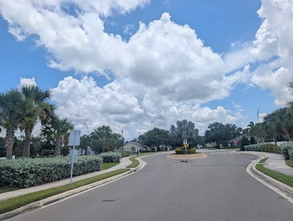 Image 53 of property listing at 4015 BLUE BANKS LANE, Bradenton, FL 34208