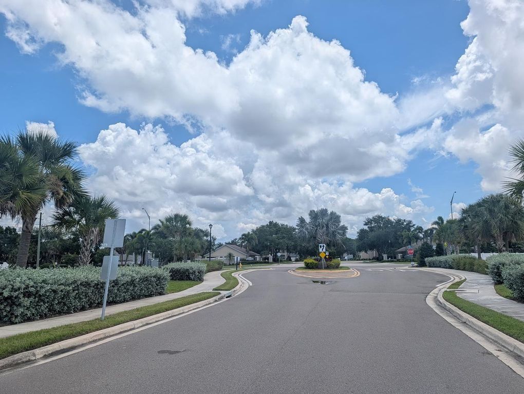 Image 54 of property listing at 4015 BLUE BANKS LANE, Bradenton, FL 34208