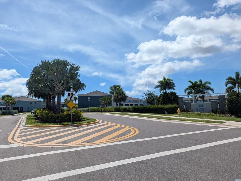 Image 55 of property listing at 4015 BLUE BANKS LANE, Bradenton, FL 34208