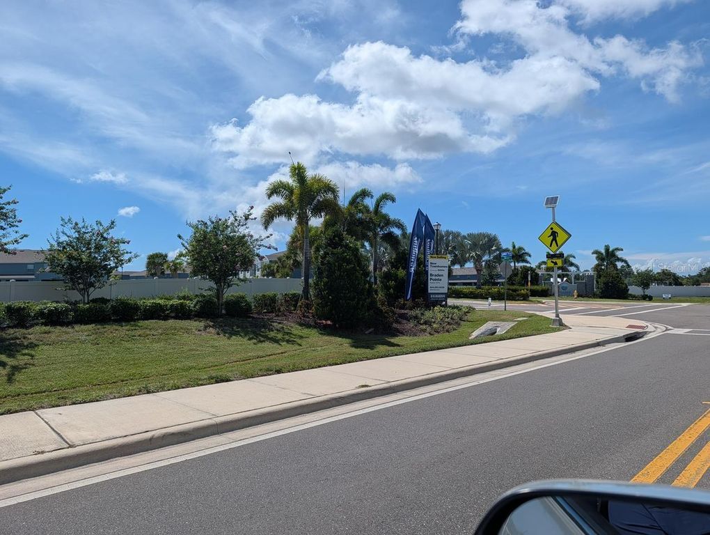 Image 56 of property listing at 4015 BLUE BANKS LANE, Bradenton, FL 34208